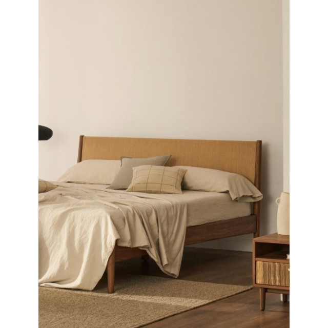 Ліжко Elan N0100015MM41 зі шпону та масиву горіха 180 x 200 см