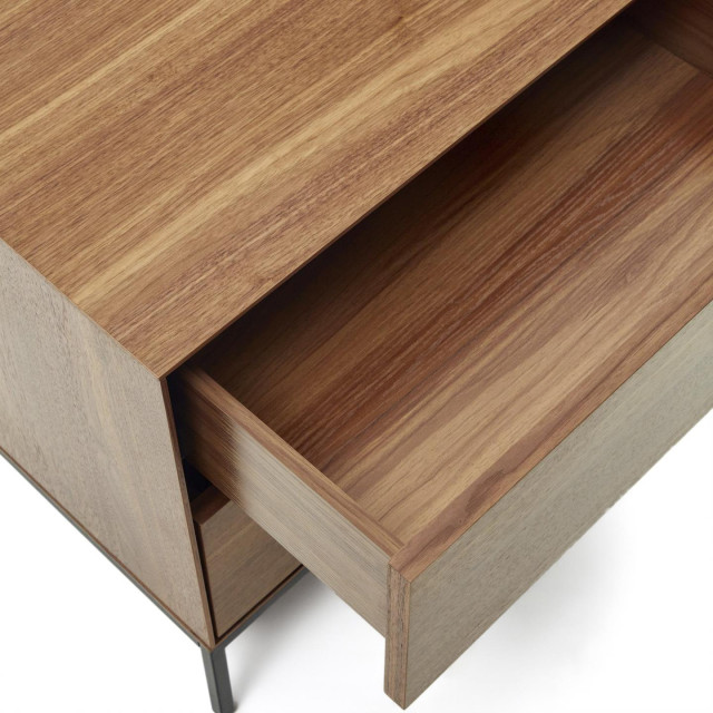 Приліжкова тумба Vedrana N1200005MM41 зі шпону горіха 60 x 55 см Приліжкова тумба Vedrana N1200005MM41 зі шпону горіха 60 x 55 см